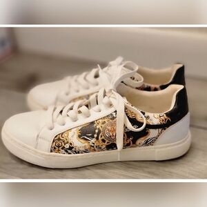 ALDO Khloe Tiger Sneakers funky urban black white and gold - Size 8M